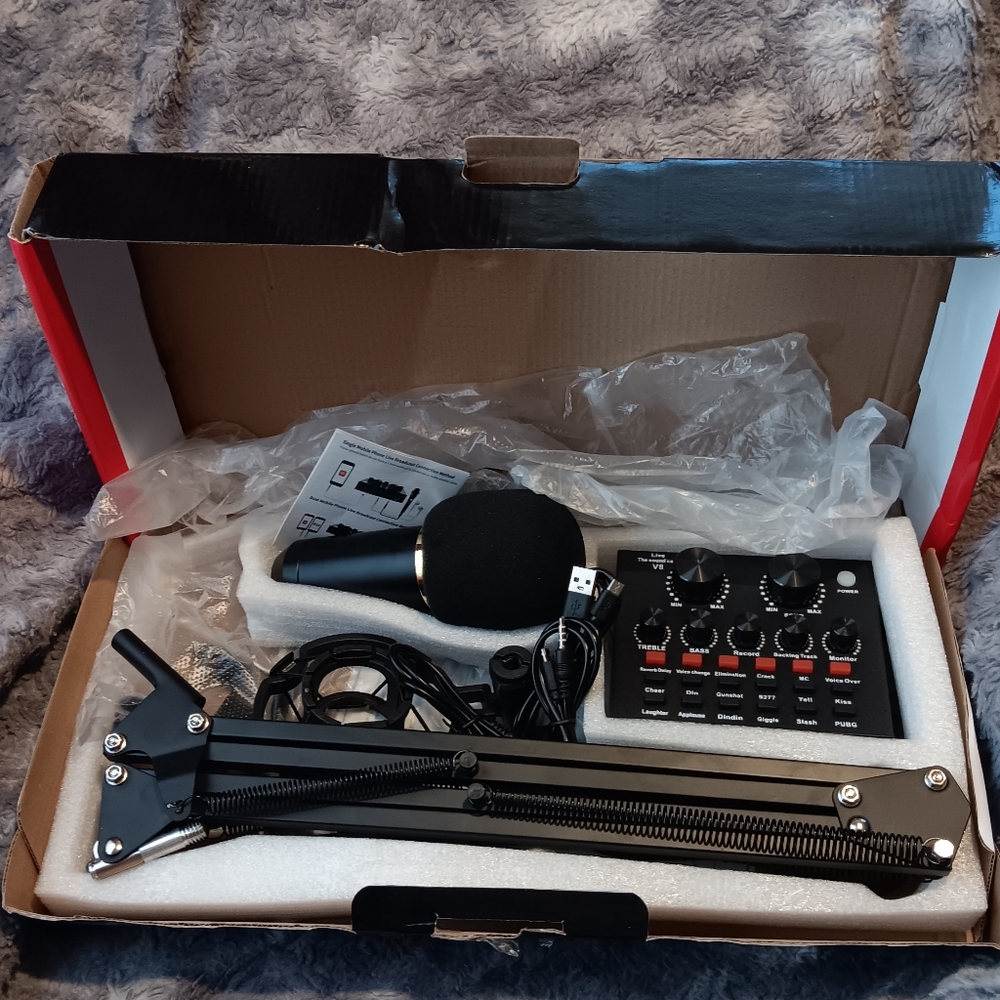 NWOT Podcast equiptment complete set condenser mic, sound card